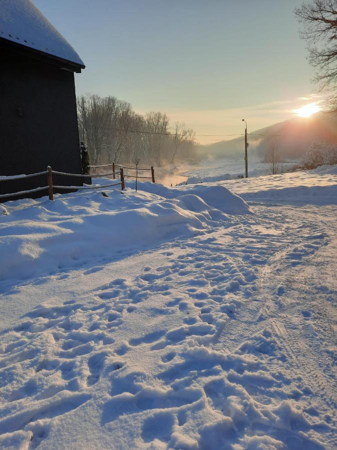 Вілла Stodola Nad Skawa Суха-Бескідзка Екстер'єр фото